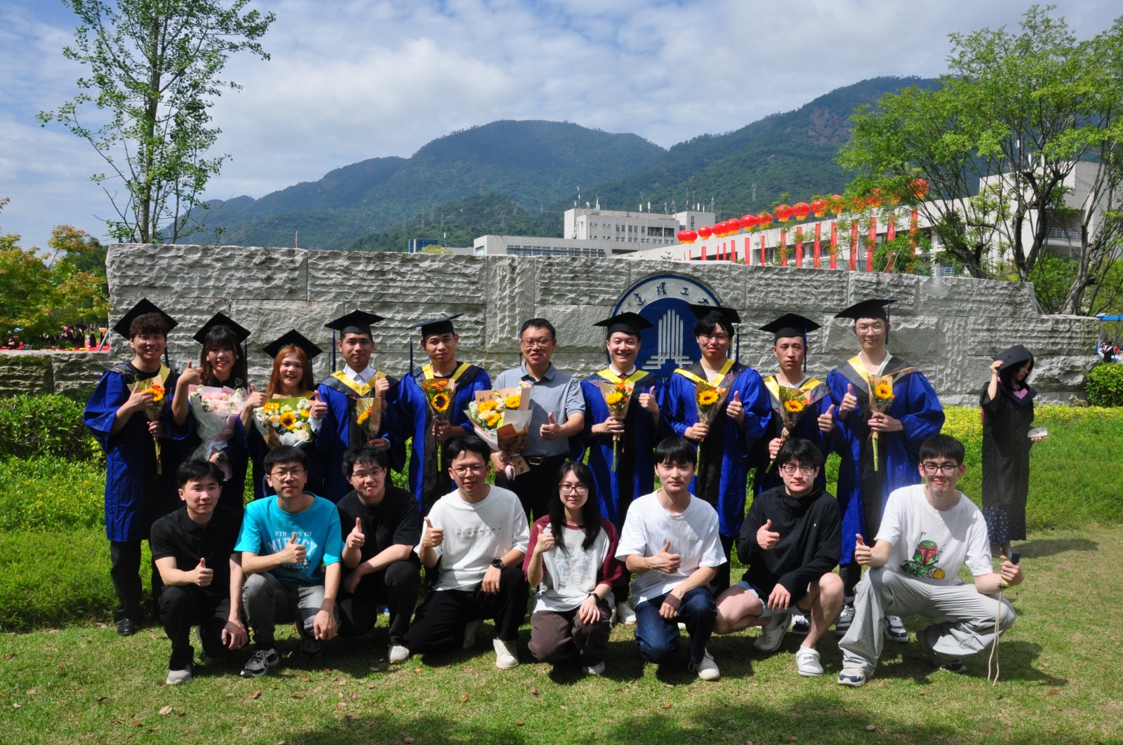 合影.jpg 合影.jpg